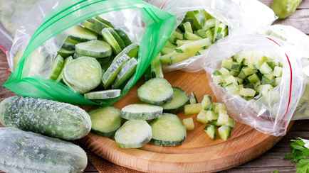Как заморозить огурцы на зиму? Вот такие хитрости помогут сохранить их надолго