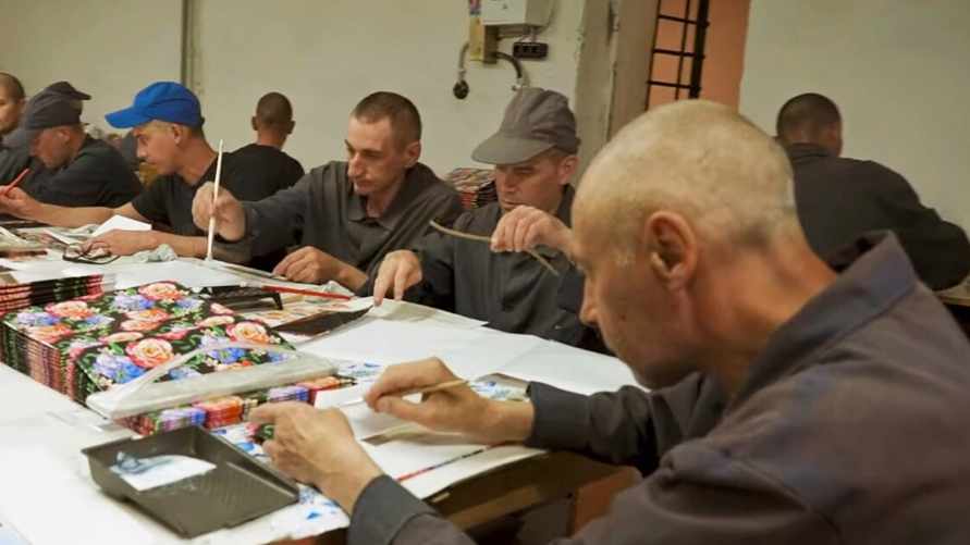 Борщ и бассейн - В ГУР рассказали, как содержат пленных россиян