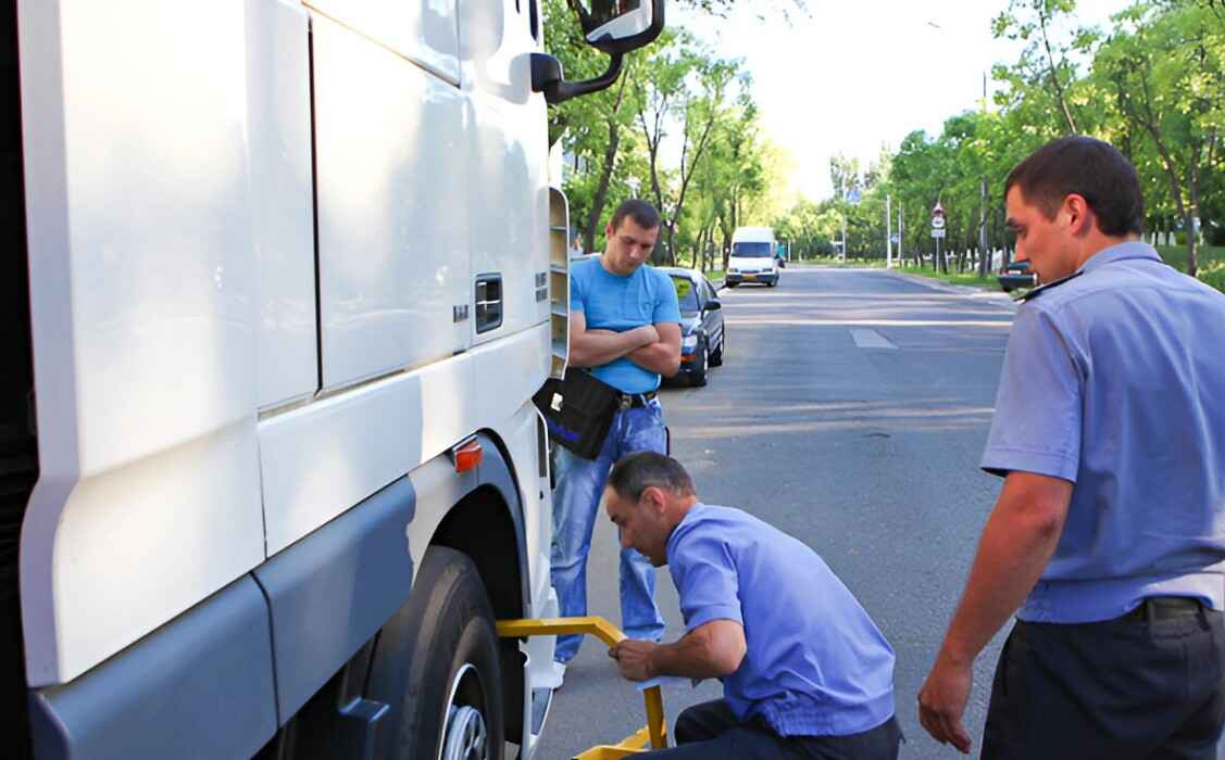 ГАИ пообещала "стабилизировать" ситуацию на дорогах и в "зонах притяжения граждан" блокировкой колес. В каких областях Беларуси?