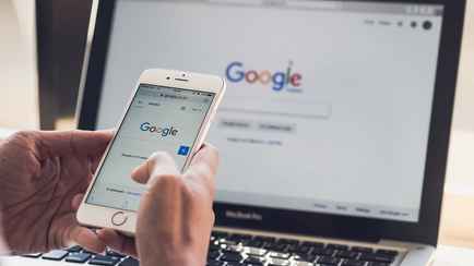 «Беларусбанк» посоветовал белорусам не всегда пользоваться «Яндексом» и Google. Почему?