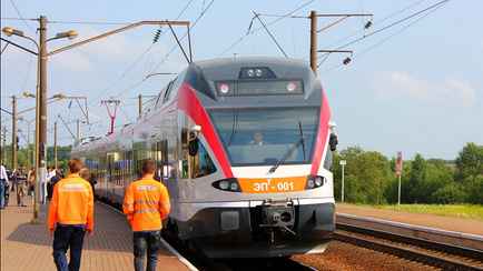 В БелЖД предупредили о часовых задержках поездов и электричек из-за грозы