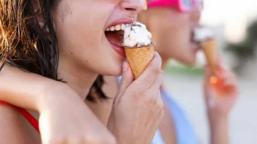 «Оказывают отрицательное влияние на детей» - Госстандарт запретил продавать в Беларуси два российских мороженных. Что за они?