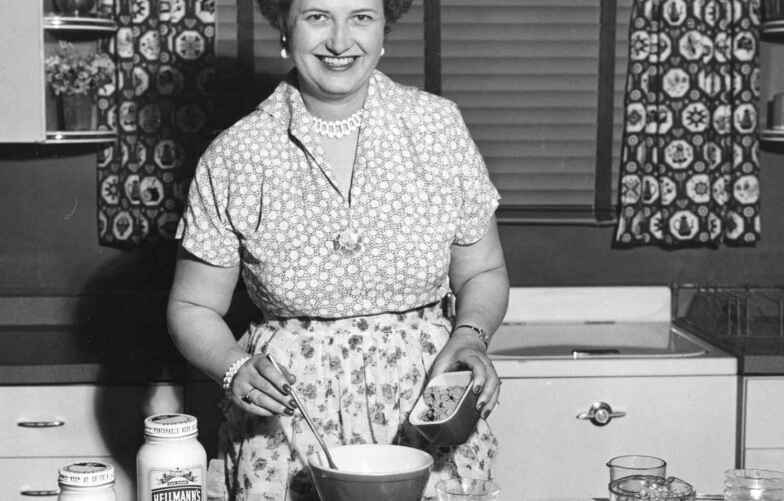 За свою популярность майонез должен благодарить компанию Hellmann's, благодаря которой в 20-м веке майонез появился на всех кухнях мира