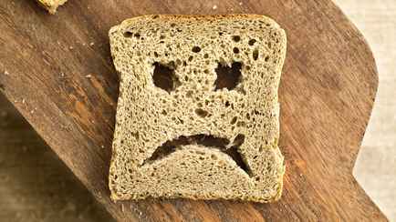 Можно ли есть заплесневелый хлеб? Рассказываем, что будет с организмом