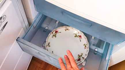 Зачем класть пустые тарелки в морозильник? Мало кто знает об этом гениальном трюке