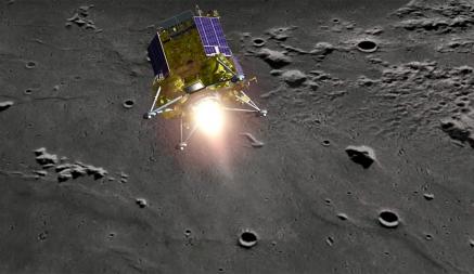 «Роскосмос» заявил о «нештатной ситуации» со станцией «Луна-25». Посадить не удастся?