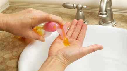 Как использовать меньше жидкого мыла? Попробуйте этот трюк с дозатором