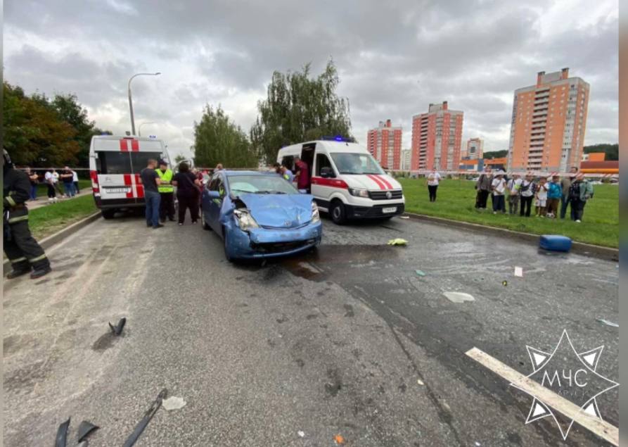 В Минске пьяный водитель протаранил три авто и перевернулся – двое пострадавших в больнице