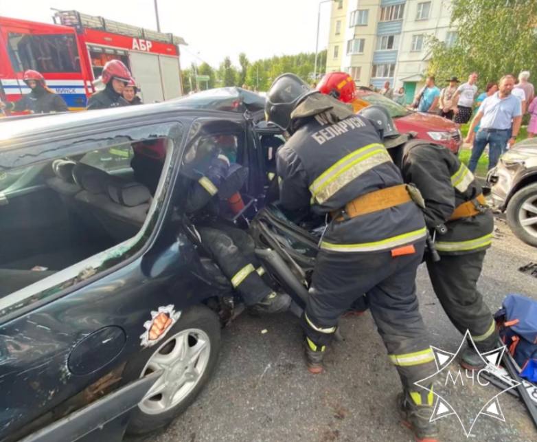 В Минске пьяный водитель протаранил три авто и перевернулся – двое пострадавших в больнице