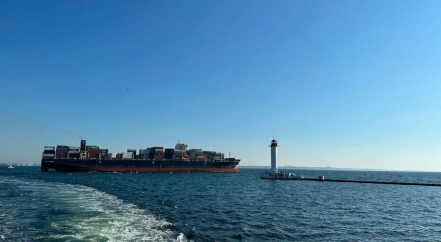 Новый коридор в Черном море первым опробует контейнеровоз