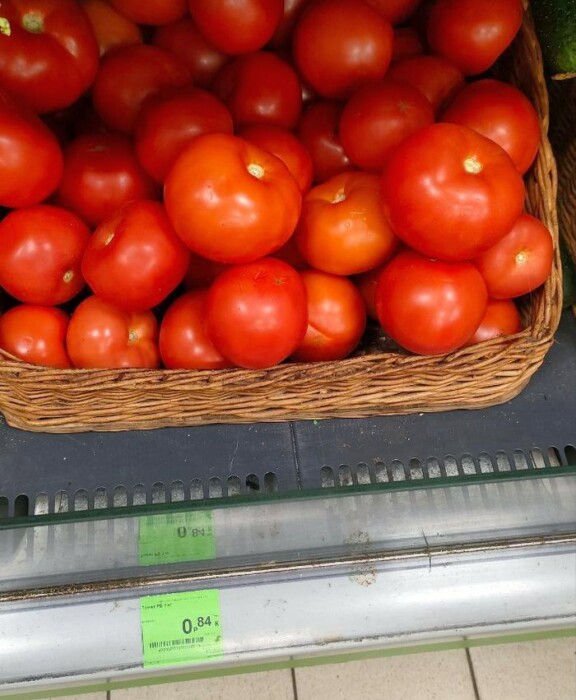 Помидоры по 70 коп., огурцы за 1,7 р. Где в Беларуси купить самые дешёвые овощи и фрукты, а где цены ещё "кусаются"