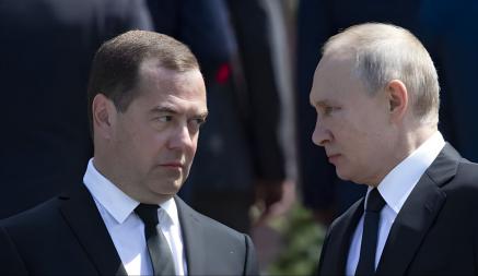 «Печально, увы» — Медведев возвестил о приближающемся «Апокалипсисе» цитатами Ленина и Хрущева