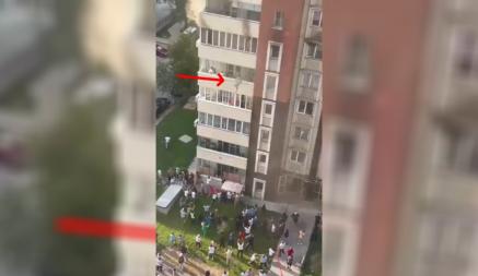 На видео попало, как в Казахстане жители 16-этажки бросали детей в окна и прыгали сами из-за пожара