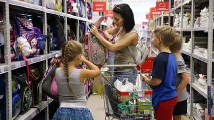 До 900 рублей. В МАРТ посчитали стоимость полного набора белорусского школьника