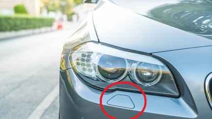 Что скрывается под этой заглушкой в автомобилях? Даже не все опытные водители знают
