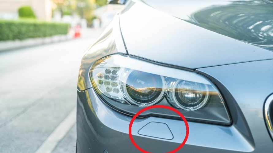 Что скрывается под этой заглушкой в автомобилях? Даже не все опытные водители знают