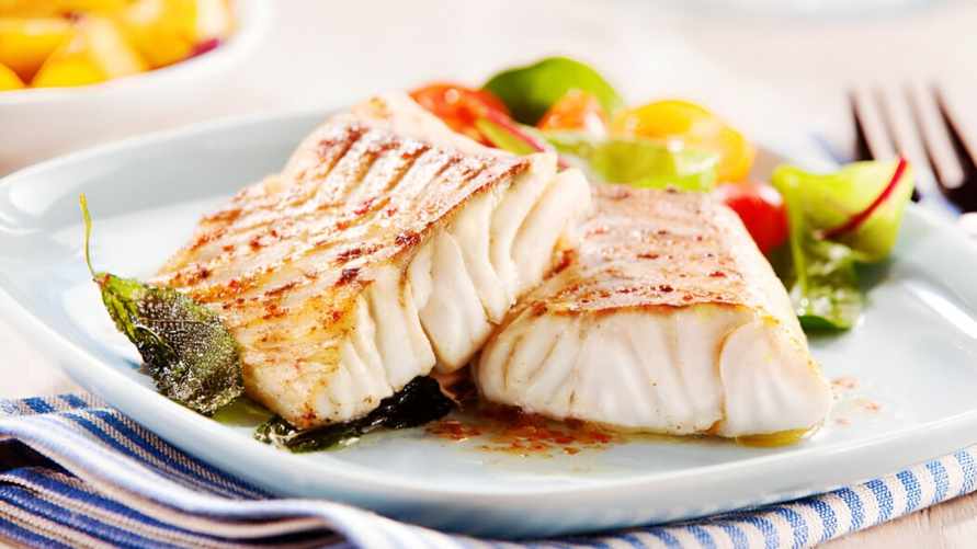 Эту дешёвую белую рыбу белорусы часто зря игнорируют. Узнали, почему стоит включить в еженедельный рацион