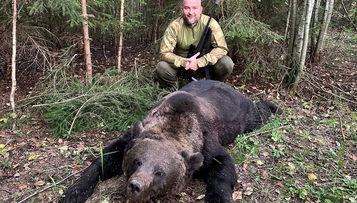«Это мужские моменты» — Экс-кандидат в президенты Беларуси похвастался убитым медведем