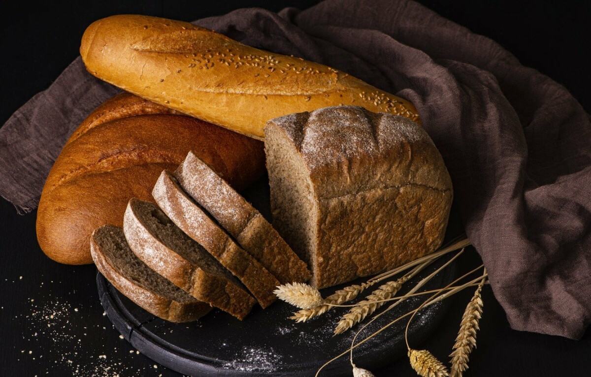 «Бахлеб или хлебон?» — В Беларуси заметили в продаже хлеб и батон в одной упаковке. А так можно?