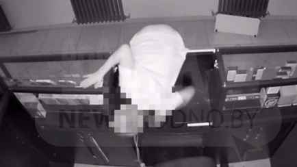 «Ранее украл 8 велосипедов» – На видео попало, как в Гродно 10-летний мальчик обокрал магазин