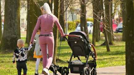 В Парламенте решили внести изменения в «брачно-семейные» отношения белорусов. Что с ними не так?