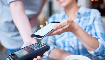 В Беларуси запустили систему Huawei Pay. Что можно оплатить и как воспользоваться?