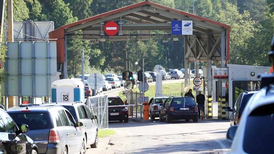 "Становится дорогой страной" - В Литве подсчитали, сколько сотен тысяч белорусов ездили летом за покупками в Вильнюс