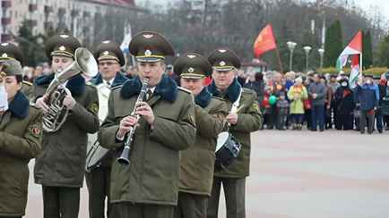 Совмин назначил белорусам осенью сразу 4 выходных подряд. Когда отрабатывать?
