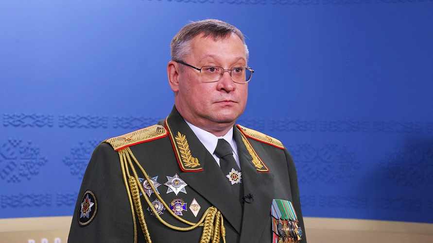 "Не хотите - не приезжайте" - В Совбезе объяснили отказ от выдачи паспортов уехавшим белорусам и пообещали наказание