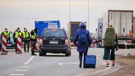 Конфискуют? Латвия решила запретить машины с белорусскими номерами