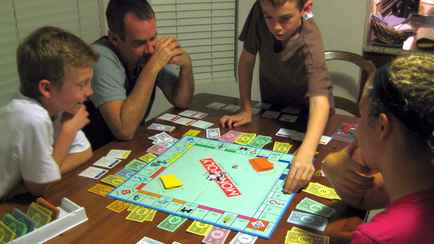 Госстандарт запретил продавать в Беларуси настольную игру «Монополия». Что с ней не так?