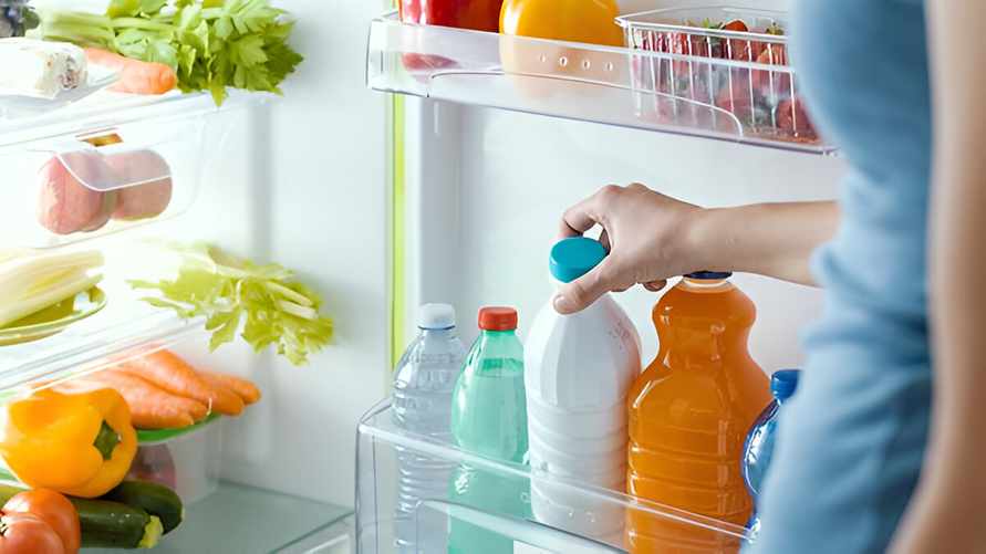 Храните молоко на дверце холодильника? Вот почему, стоит пересмотреть привычку