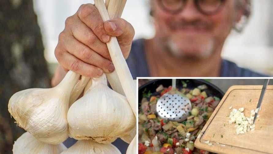 В TikTok показали, как добавить чеснок в еду без предварительной очистки. Что???