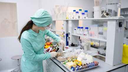 Россельхознадзор заявил, что нашел опасные бактерии в белорусской икре и мясе птицы. Что взяли под «усиленный контроль»?