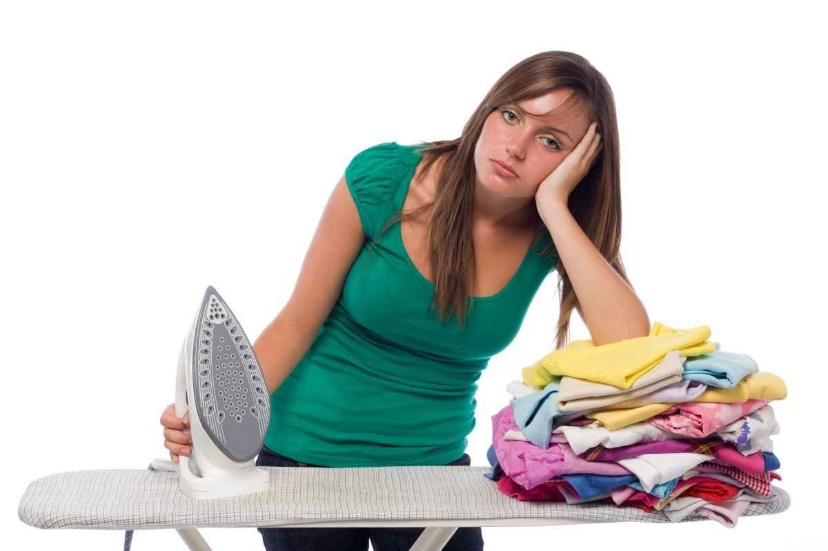 Этот трюк поможет погладить бельё в два раза быстрее. Понадобится одна вещь из кухни