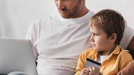 В МНС рассказали, как родительским комитетам собирать деньги на банковскую карту, чтобы не платить налог