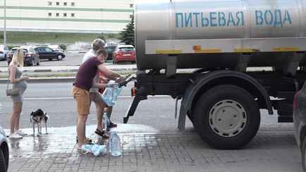 Эпидемиологи дали список улиц в Минске, жителям которых рекомендовали не пить воду из-под крана из-за аварии