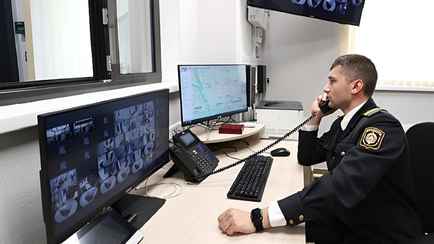 Белорусам предложили сообщать в милицию о дорогих покупках своих детей. Что с ними сделают?