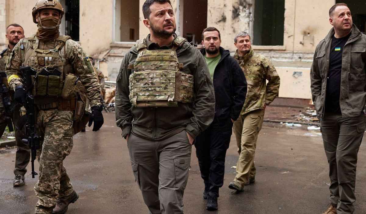 Зеленский пообещал, что ВСУ освободят Бахмут и еще два города