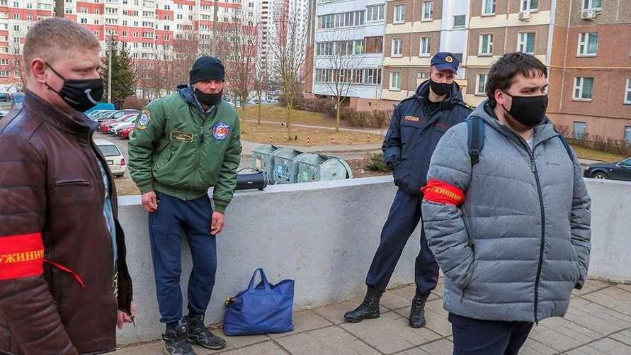 Штраф до 810 руб. Милиция решила отправить дружинников по дворам за "отдельной категорией" гомельчан