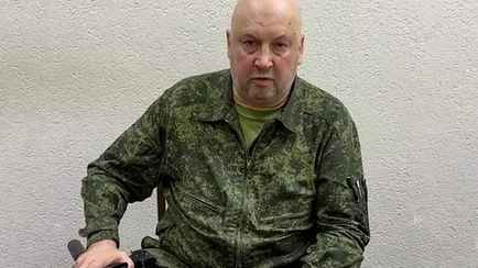 «Жив, здоров, дома, в Москве» — Собчак опубликовала фото генерала Суровикина. Его не видели после мятежа Пригожина