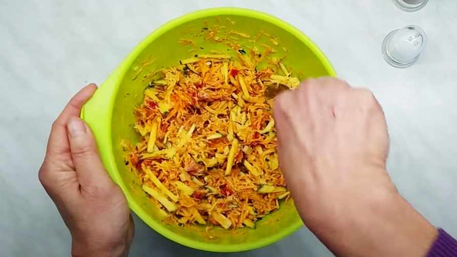 Эту осеннюю "витаминную бомбу" из овощей стоит попробовать каждому. Как приготовить за 7 минут?