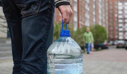 Жителям трех районов Минска рекомендовали не пить воду из-под крана из-за аварии