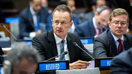 Венгрия обвинила ЕС в «военном психозе» и запретила перевести Украине 500 млн евро