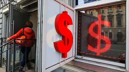 «Соответствует целям правительства» — Экономист рассказал, почему вырос доллар в Беларуси. Что дальше?