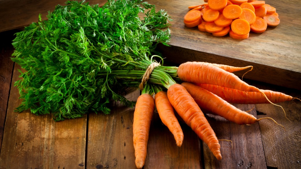 Нутрициологи посоветовали чаще готовить драники из морковки. Что в них такого особенного?