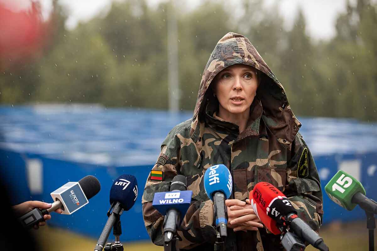 Глава МВД Литвы предложила выдавать белорусам вид на жительство на 3 года. Но не всем