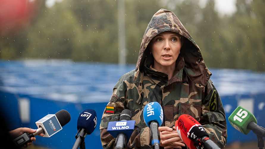 Глава МВД Литвы предложила выдавать белорусам вид на жительство на 3 года. Но не всем