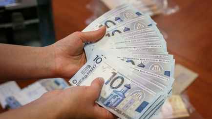 Лукашенко пообещал создать систему защиты детских пособий от «алкашей»