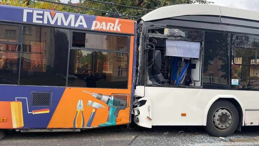 Автобус, маршрутка и два троллейбуса столкнулись в Гродно. Что известно?